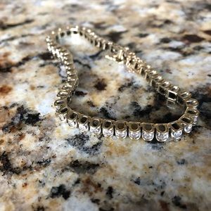 Beautiful 14k white gold tennis bracelet!